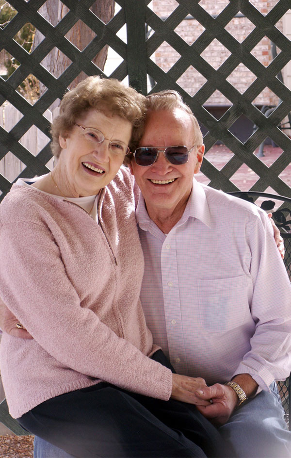 A happy couple who use ScandiBox IPTV in Spain